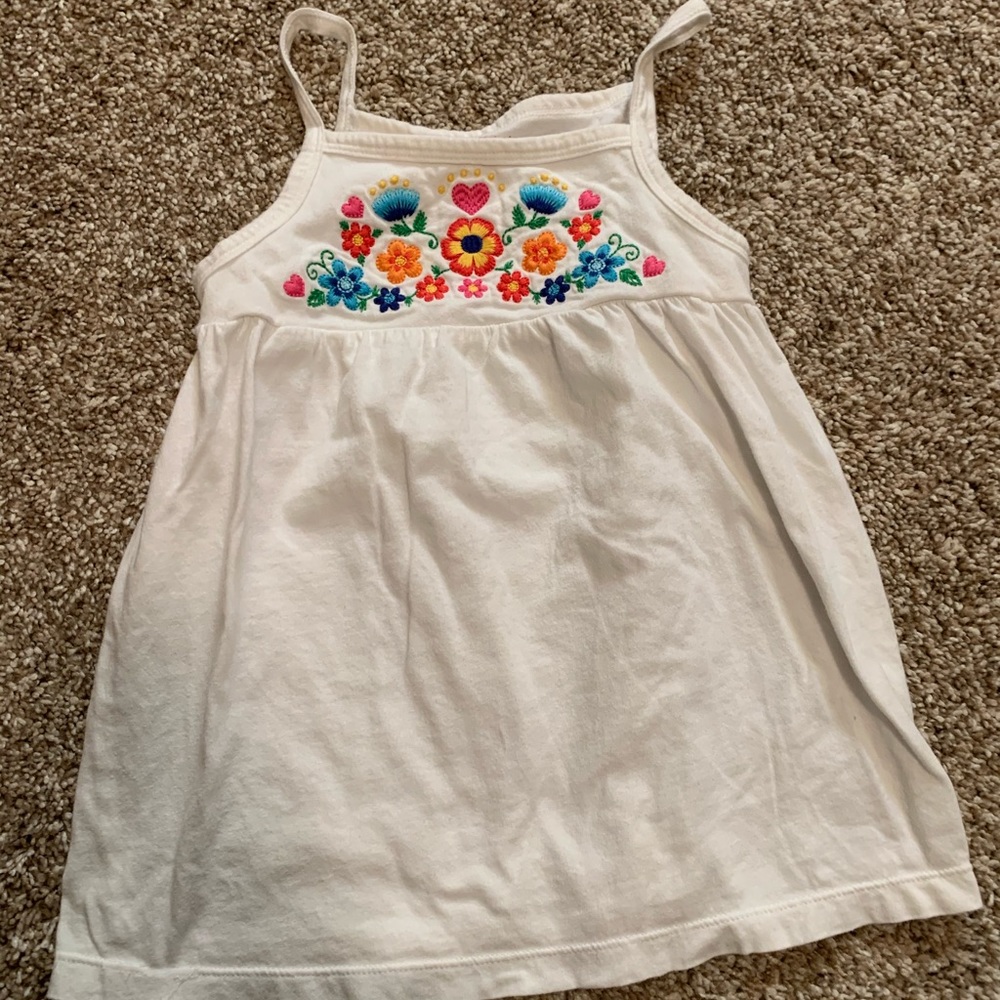 Girls Tank Top w/ embroidered Flowers